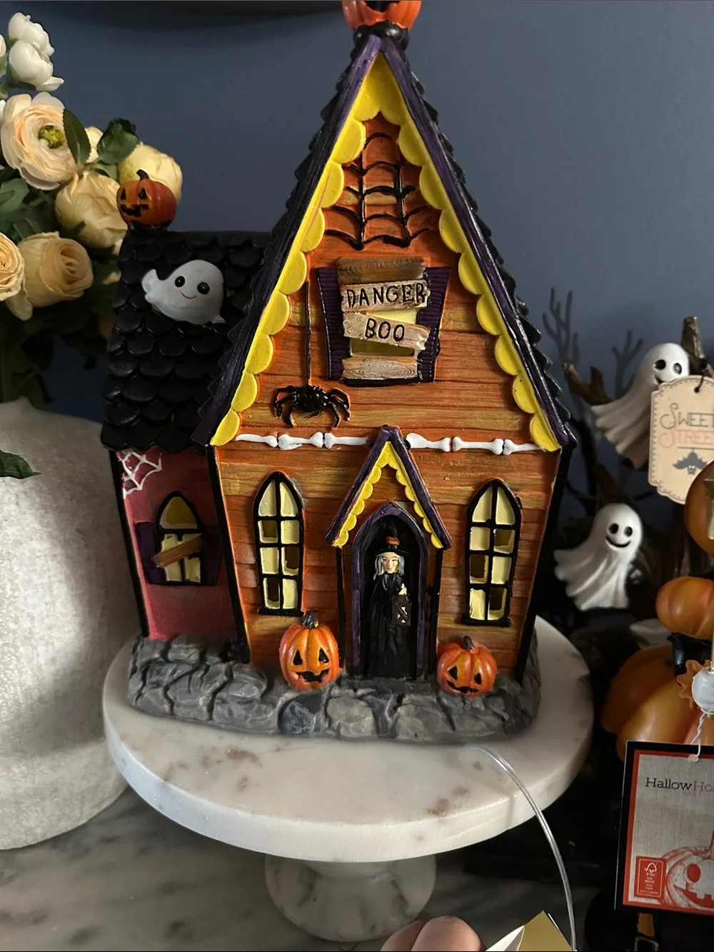 Halloween Decorative Witch Haunted House Figurine  Lights and sounds